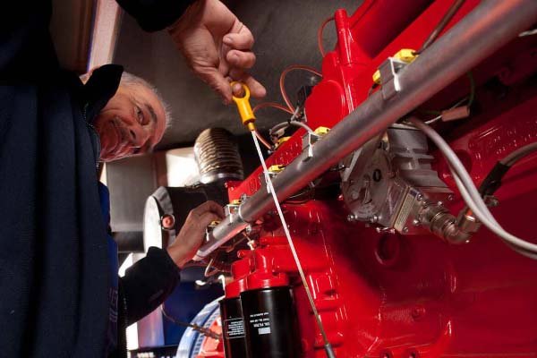 Industriefoto Wartung einer Pumpe